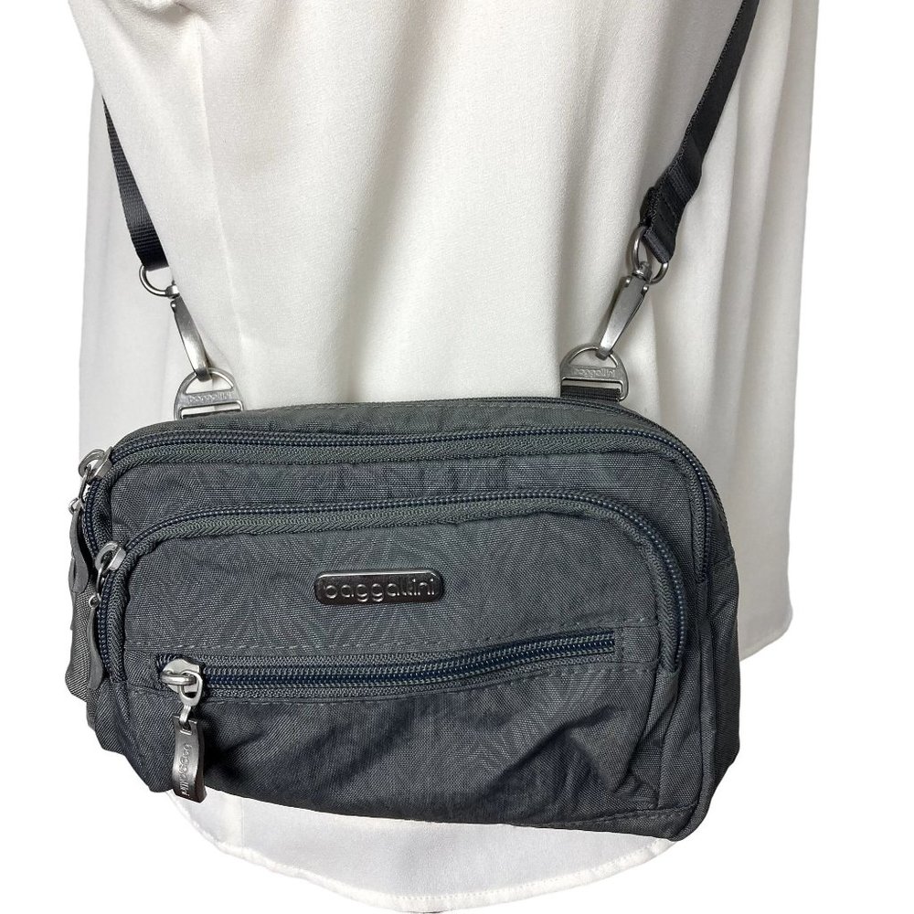 Baggallini Triple Zip Cross Body Bagg Purse Belt Bag Fanny Pack Convertible